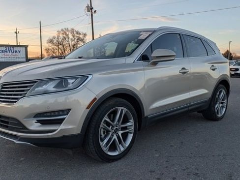 Used 2017 Lincoln MKC Reserve image 1