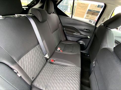 Used 2023 Nissan Kicks SV image 18