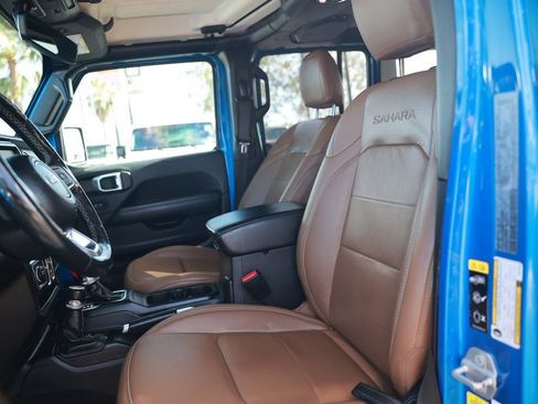 Used 2021 Jeep Wrangler Unlimited Sahara w/ Cold Weather Group AWD/4WD image 19