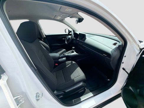 Certified 2023 Honda HR-V LX image 30