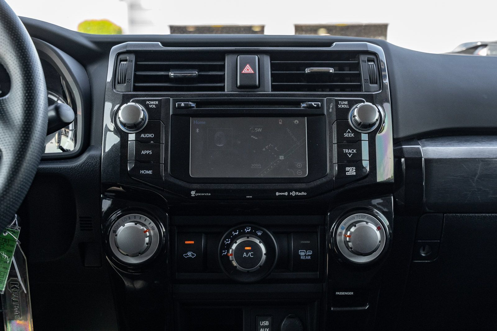 Used 2018 Toyota 4Runner TRD Off-Road Premium AWD/4WD image 30