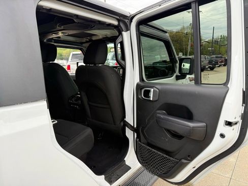 Used 2020 Jeep Gladiator Sport w/ Quick Order Package 24S AWD/4WD image 42