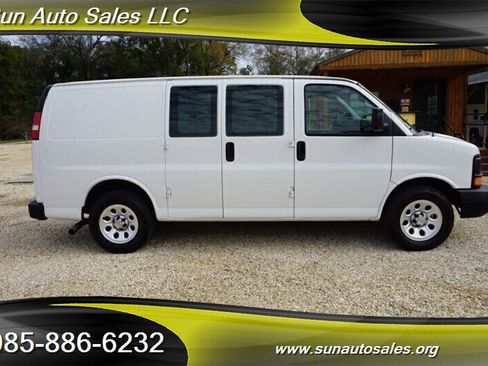Used 2010 Chevrolet Express 1500 image 14