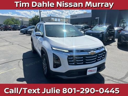 Used 2025 Chevrolet Equinox LT w/ Convenience Package II AWD/4WD image 3
