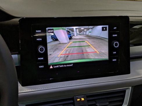 New 2025 Volkswagen Taos SE image 17