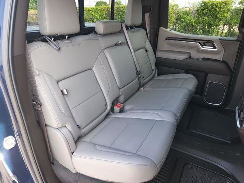 Used 2023 GMC Sierra 1500 SLT AWD/4WD image 14