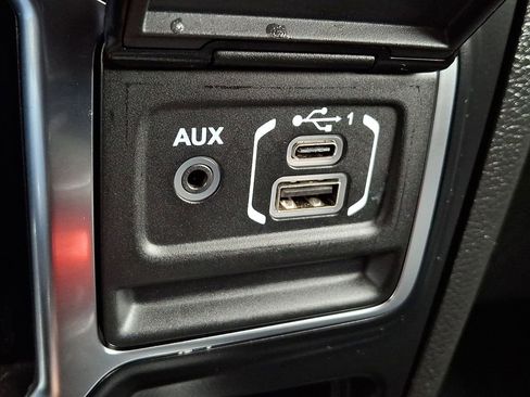 Used 2021 Jeep Gladiator Sport image 23