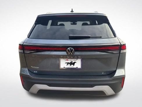 New 2026 Volkswagen Tiguan SE image 4
