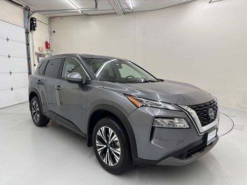 Used 2023 Nissan Rogue SV AWD/4WD image 7