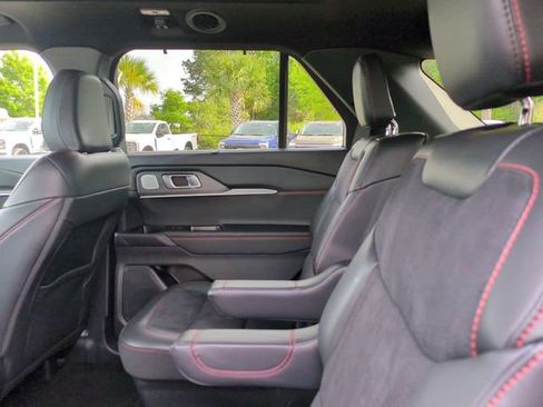 Used 2025 Ford Explorer ST AWD/4WD image 15