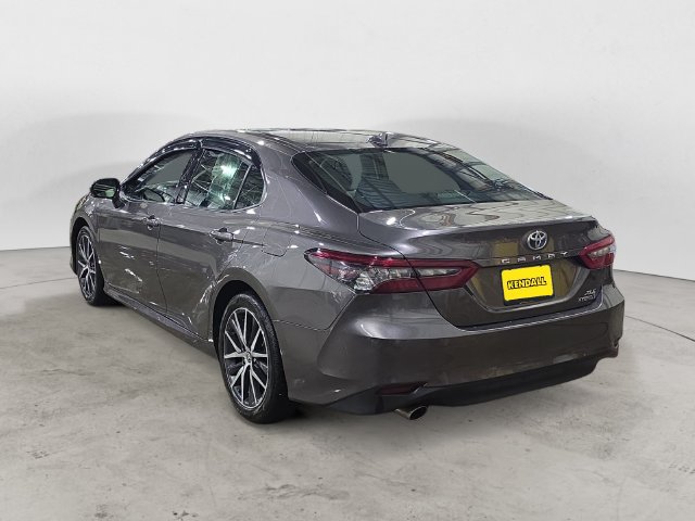 Used 2024 Toyota Camry XLE w/ Navigation Package FWD image 3