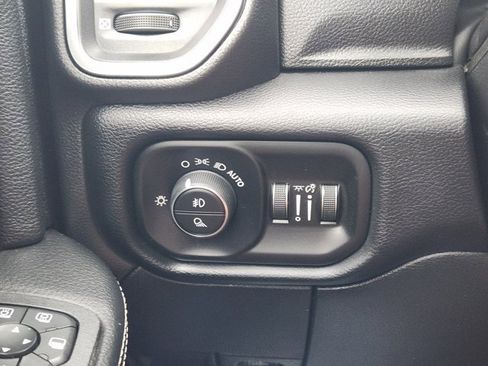 Used 2026 RAM 2500 Laramie AWD/4WD image 25