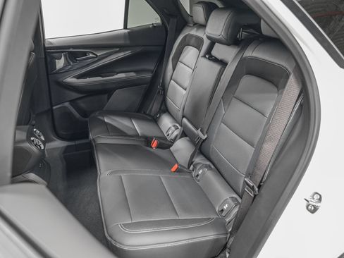 Used 2024 Chevrolet Blazer EV LT AWD/4WD image 27