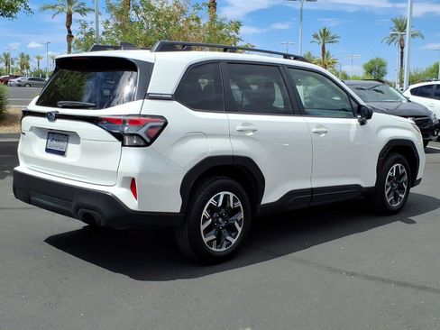 Certified 2025 Subaru Forester Premium AWD/4WD image 7