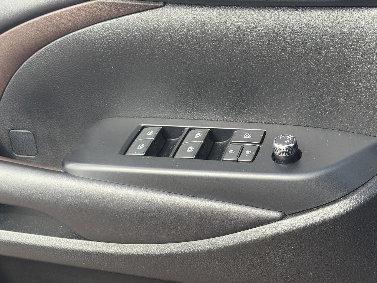 Used 2019 Toyota Highlander Plus FWD image 20