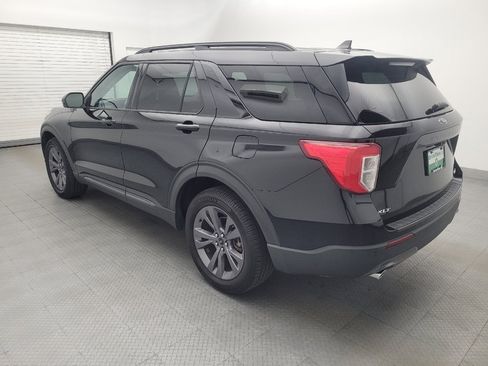 Used 2022 Ford Explorer XLT w/ Equipment Group 202A AWD/4WD image 5
