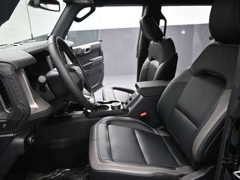 New 2026 Ford Bronco Outer Banks image 9