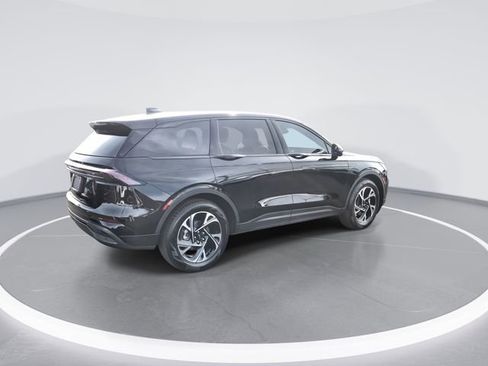 Used 2025 Lincoln Nautilus Premier w/ Jet Appearance Package image 8