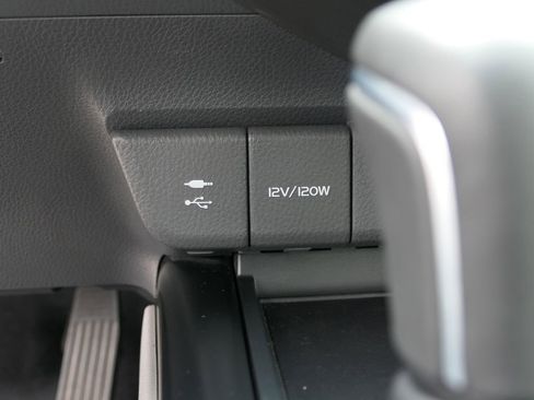 Used 2018 Toyota Camry SE image 22