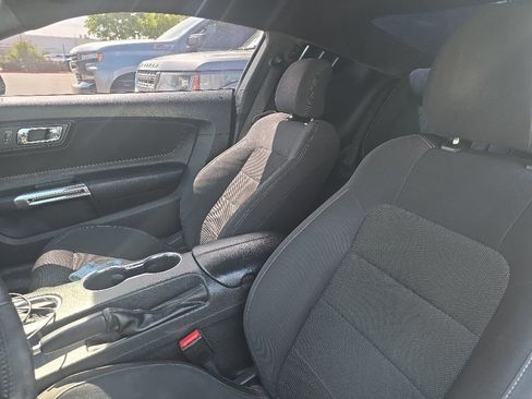 Used 2015 Ford Mustang Coupe RWD image 15
