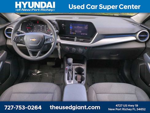 Used 2024 Chevrolet Trax LS FWD image 15