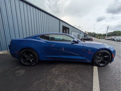 Used 2020 Chevrolet Camaro LT w/ RS Package RWD image 4