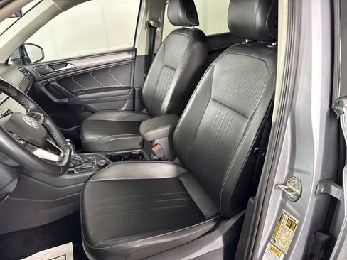 Used 2023 Volkswagen Tiguan SE AWD/4WD image 14