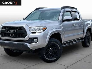 Used 2021 Toyota Tacoma SR5 AWD/4WD video 1