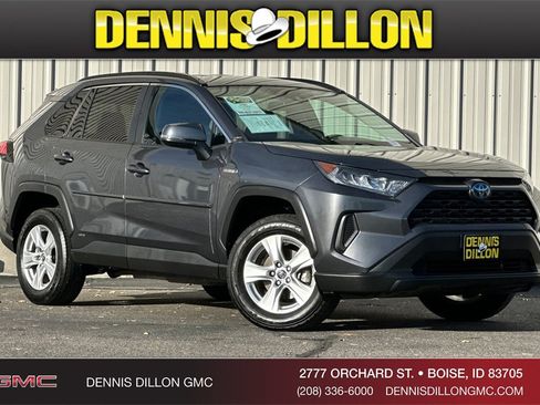 Used 2020 Toyota RAV4 LE image 1