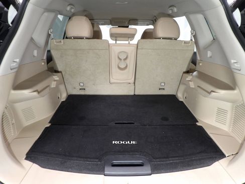 Used 2019 Nissan Rogue SV image 8