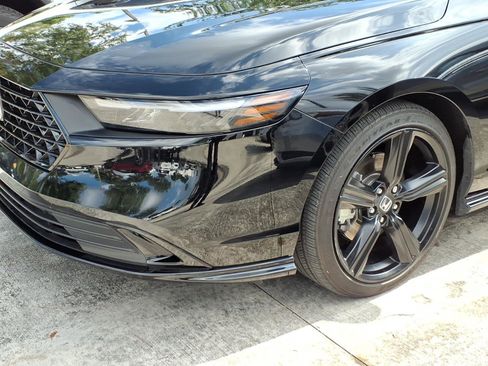 Used 2023 Honda Accord Sport image 10