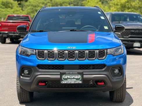 Used 2026 Jeep Compass Trailhawk AWD/4WD image 2