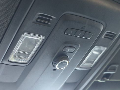 Used 2024 GMC Yukon SLT image 24