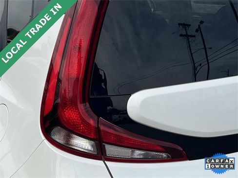 Used 2022 Kia Soul LX image 10