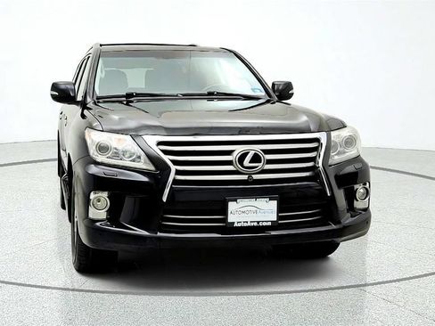 Used 2013 Lexus LX 570 4WD w/ Luxury Pkg image 2