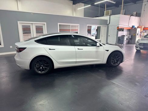 Used 2021 Tesla Model 3 Long Range image 9