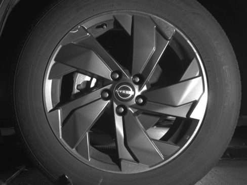 Used 2025 Nissan Rogue SV image 12