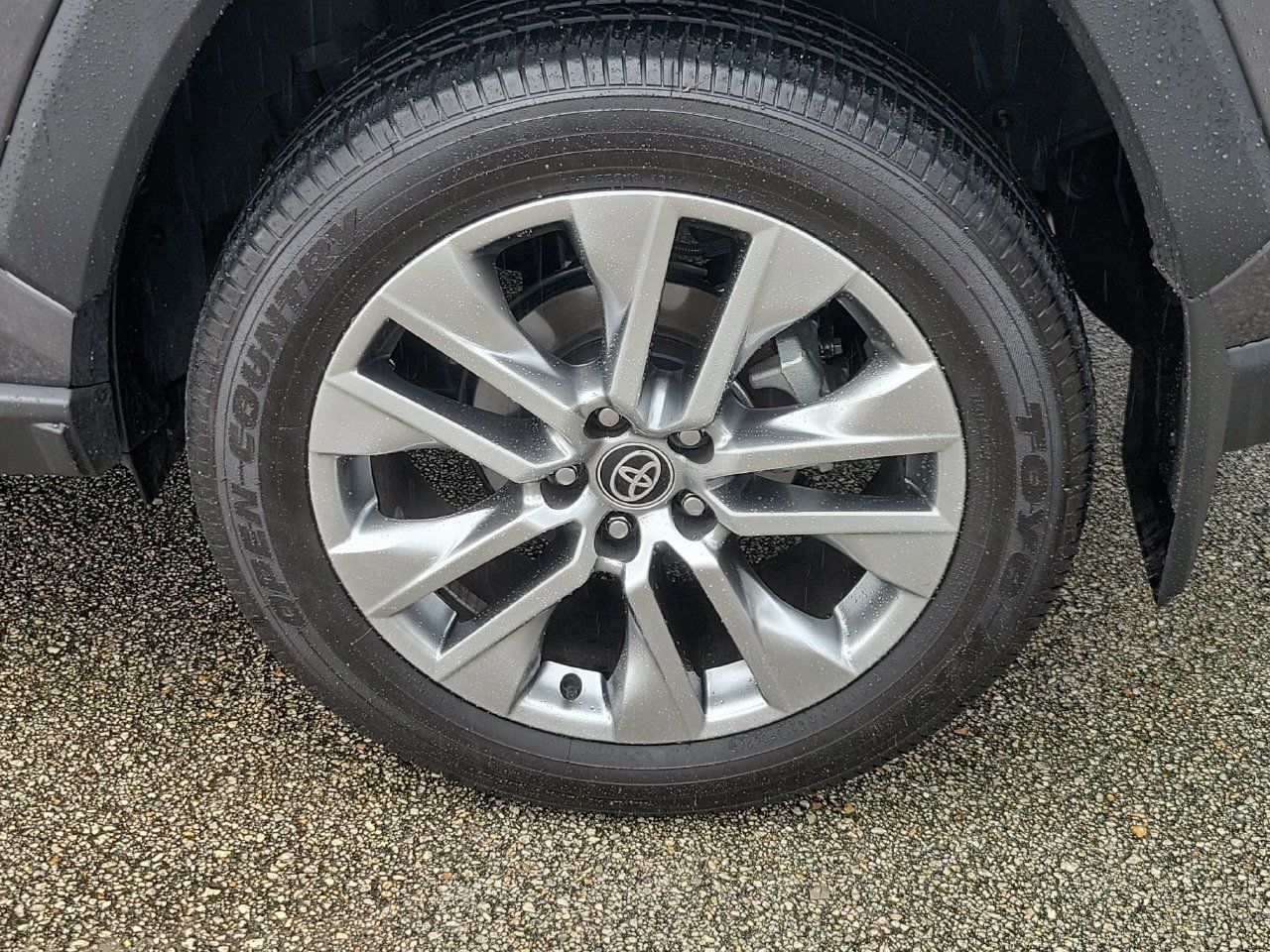 Used 2024 Toyota RAV4 XLE Premium FWD image 5