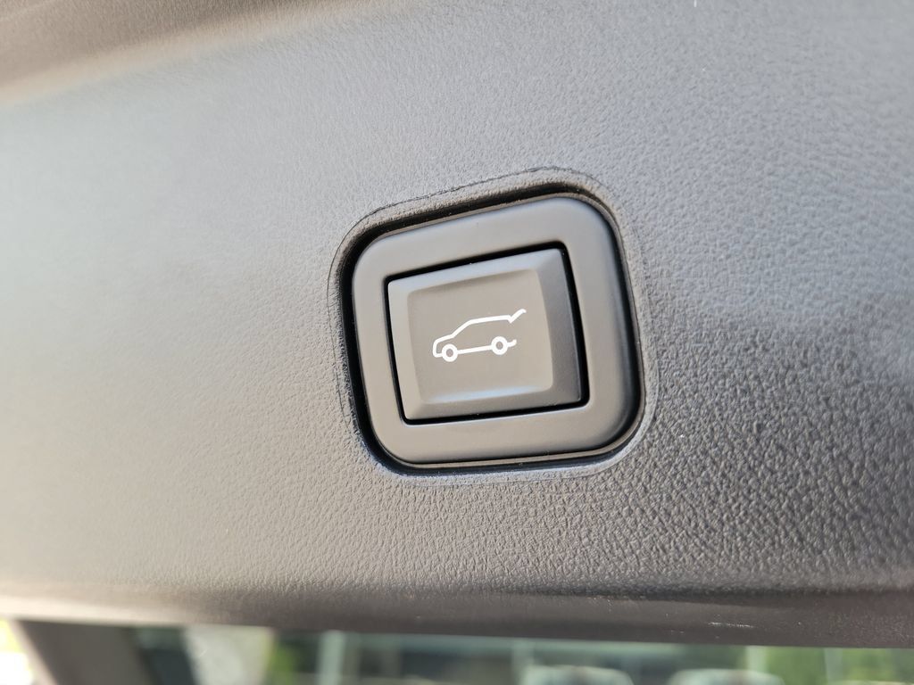 Used 2024 Cadillac Lyriq Sport w/ LPO, Floor Liner Package AWD/4WD image 9