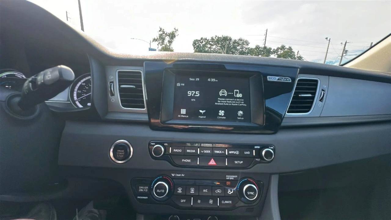 Used 2018 Kia Niro LX FWD image 39