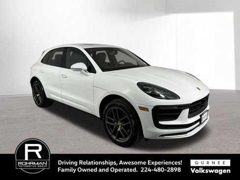 Used 2023 Porsche Macan Base image 3