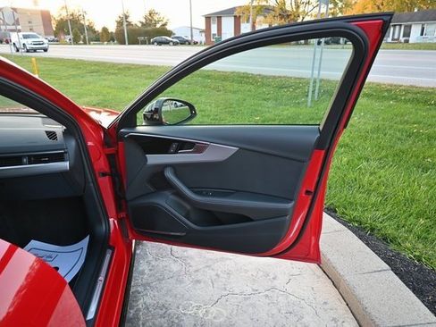 Used 2022 Audi A4 2.0T Premium Plus image 18