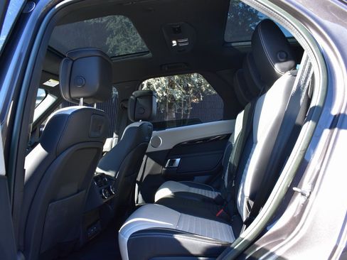 Used 2023 Land Rover Discovery HSE R-Dynamic image 27