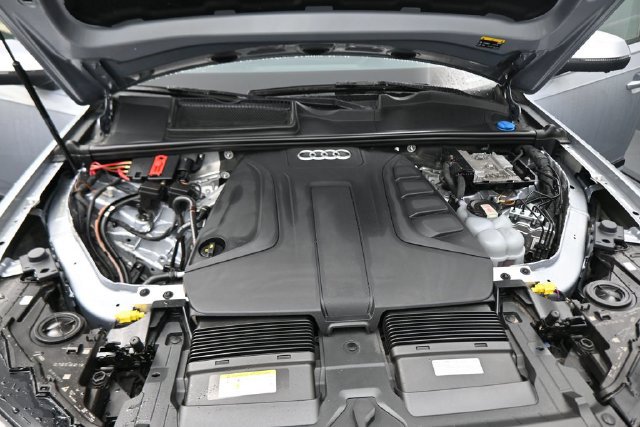 Used 2022 Audi Q7 2.0T Premium Plus w/ Premium Plus Package AWD/4WD image 12