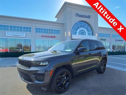 Used 2023 Jeep Grand Cherokee Altitude