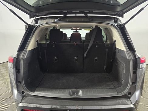 Used 2024 Nissan Pathfinder SV image 17