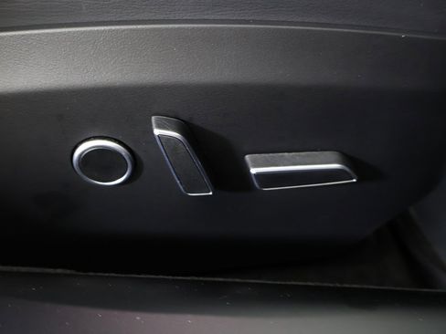 Used 2022 Tesla Model S image 38