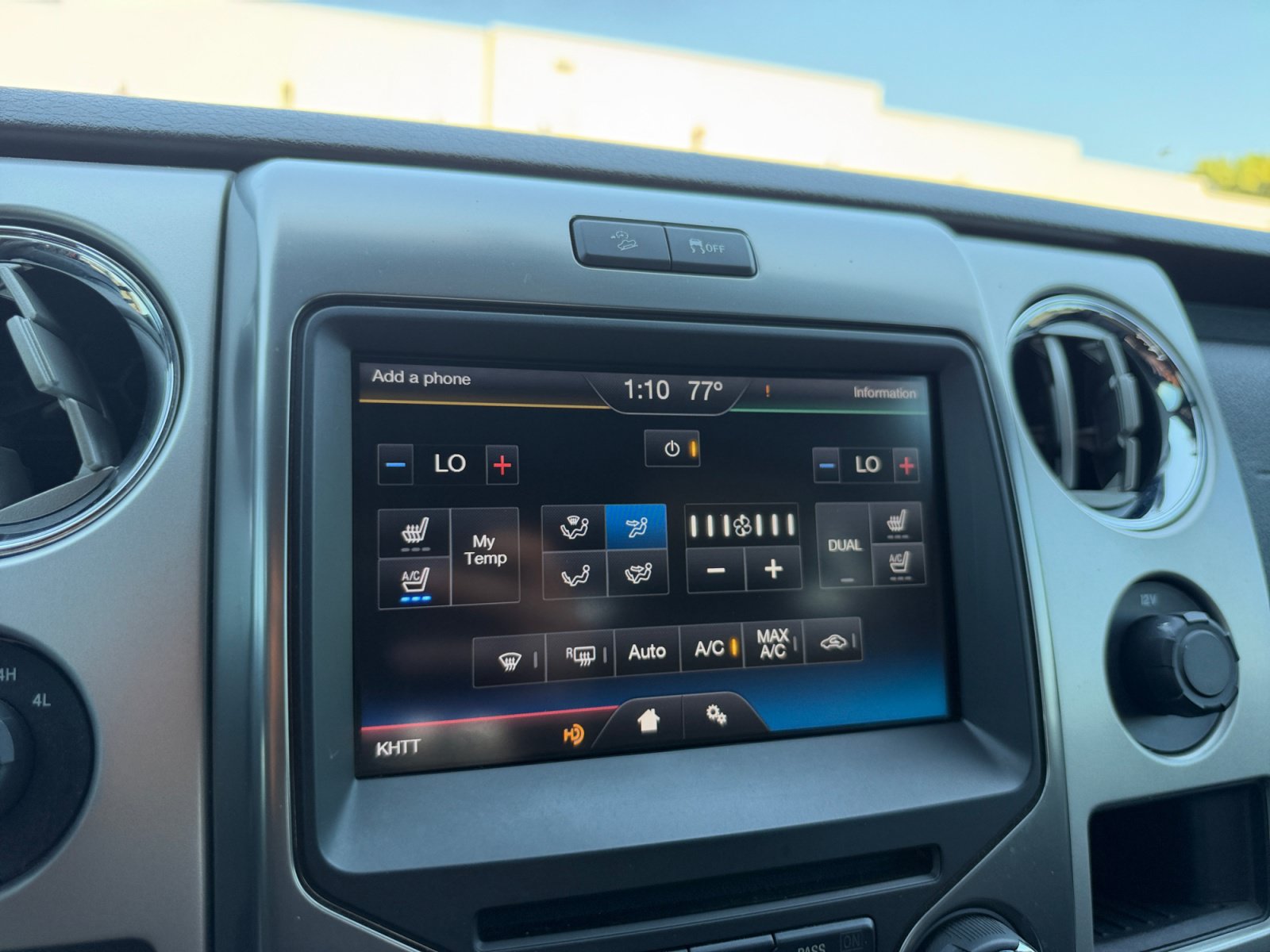 Used 2014 Ford F150 FX4 w/ Equipment Group 402A Luxury AWD/4WD image 28