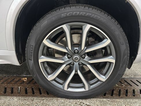 Used 2019 Volvo XC90 T6 Momentum w/ Advanced Package image 9