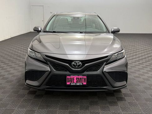 Used 2021 Toyota Camry SE w/ Cold Weather Package FWD image 6